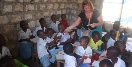 PWSZ Sanok rozwija współpracę z kenijską szkołą. Dzieci z Malindi uczą się polskiego (ZDJĘCIA)